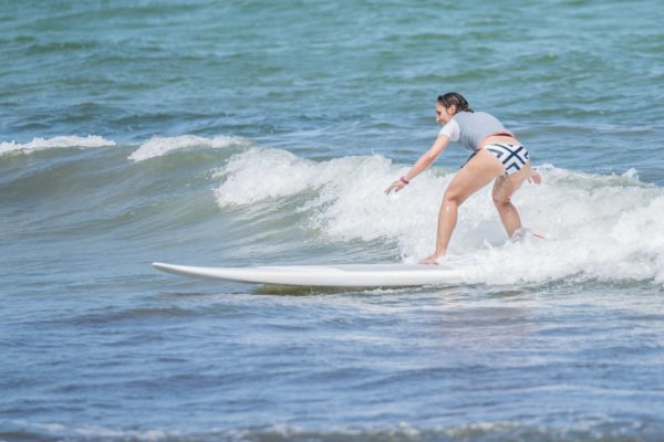 Introduction to surfing courses in Majorca for all ages