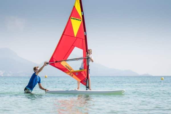 windsurfschule in alcudia für kinder watersportsmallorca