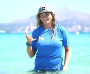 Anna Galsser es monitora en la escuela de kitesurf de Mallorca WaterSportsMallorca